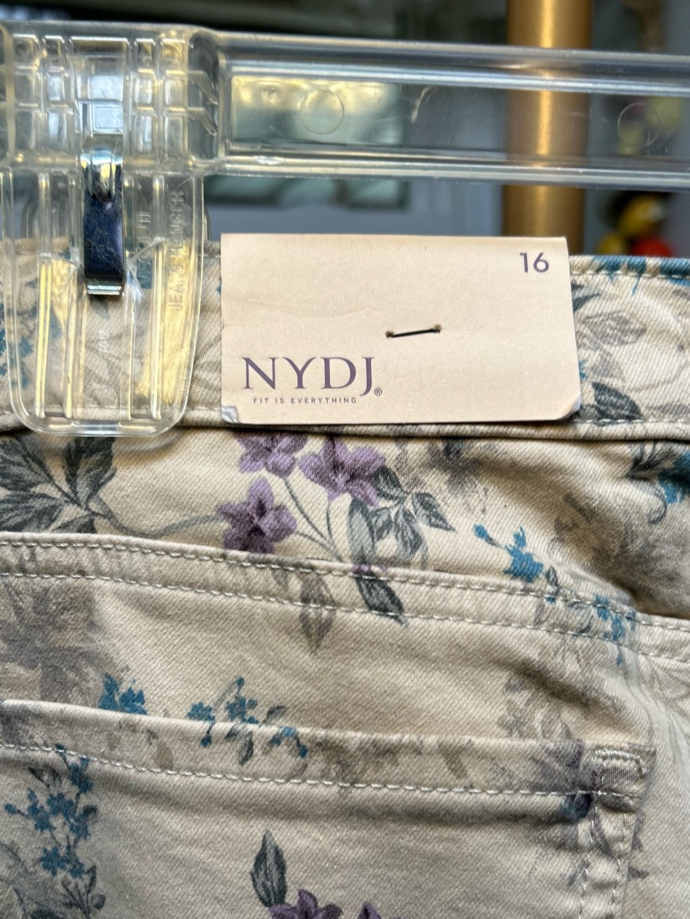 NWT NYDJ Fiona Slim Flare Ankle Jeans Floral Print Size 16 Neiman Marcus - Picture 5 of 7